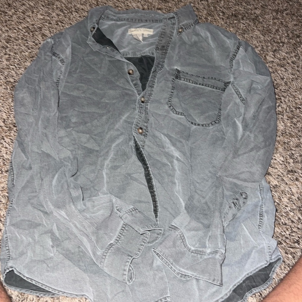 Men’s button-down size large